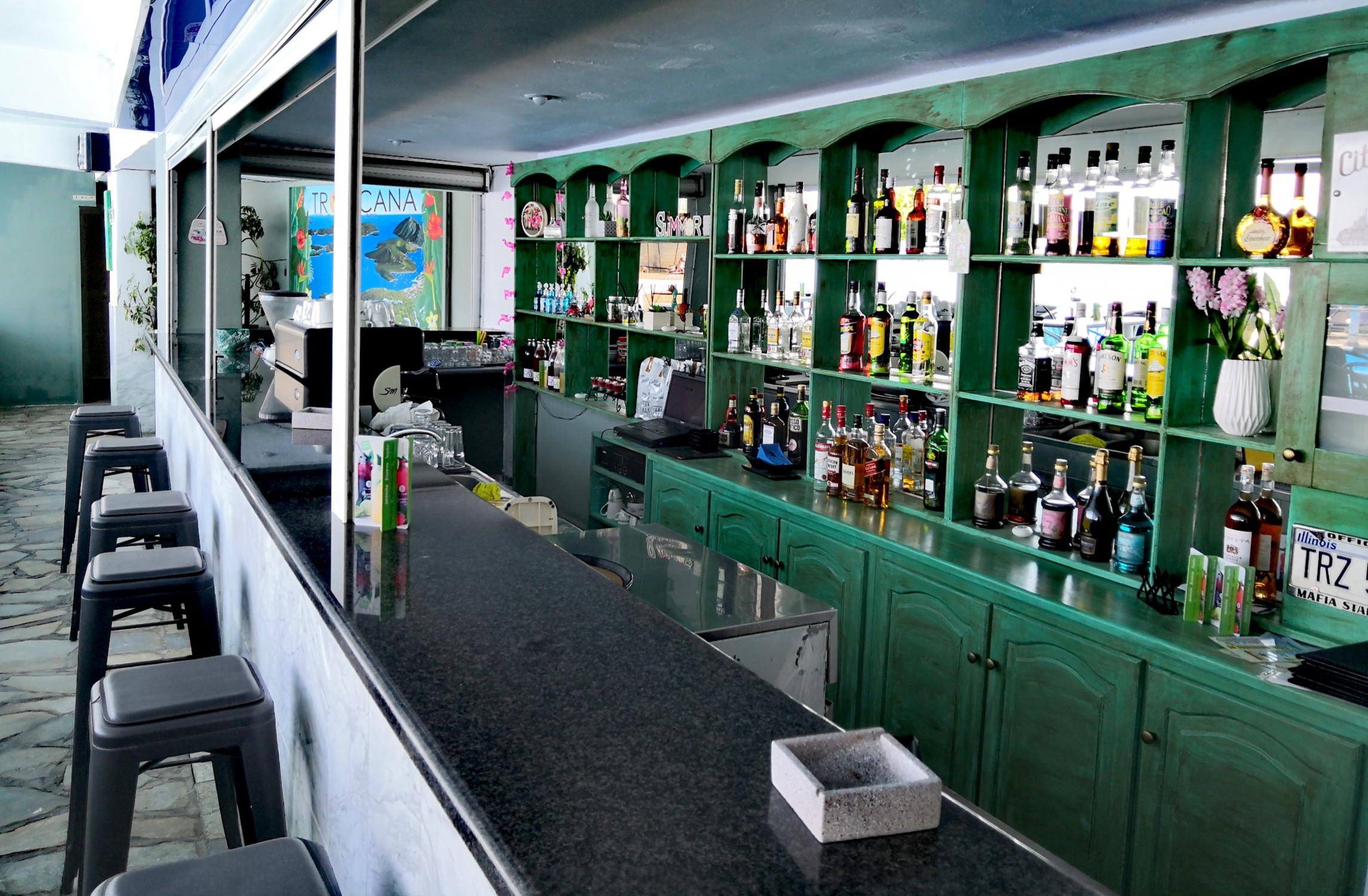 Tropicana Inn Нидри Екстериор снимка