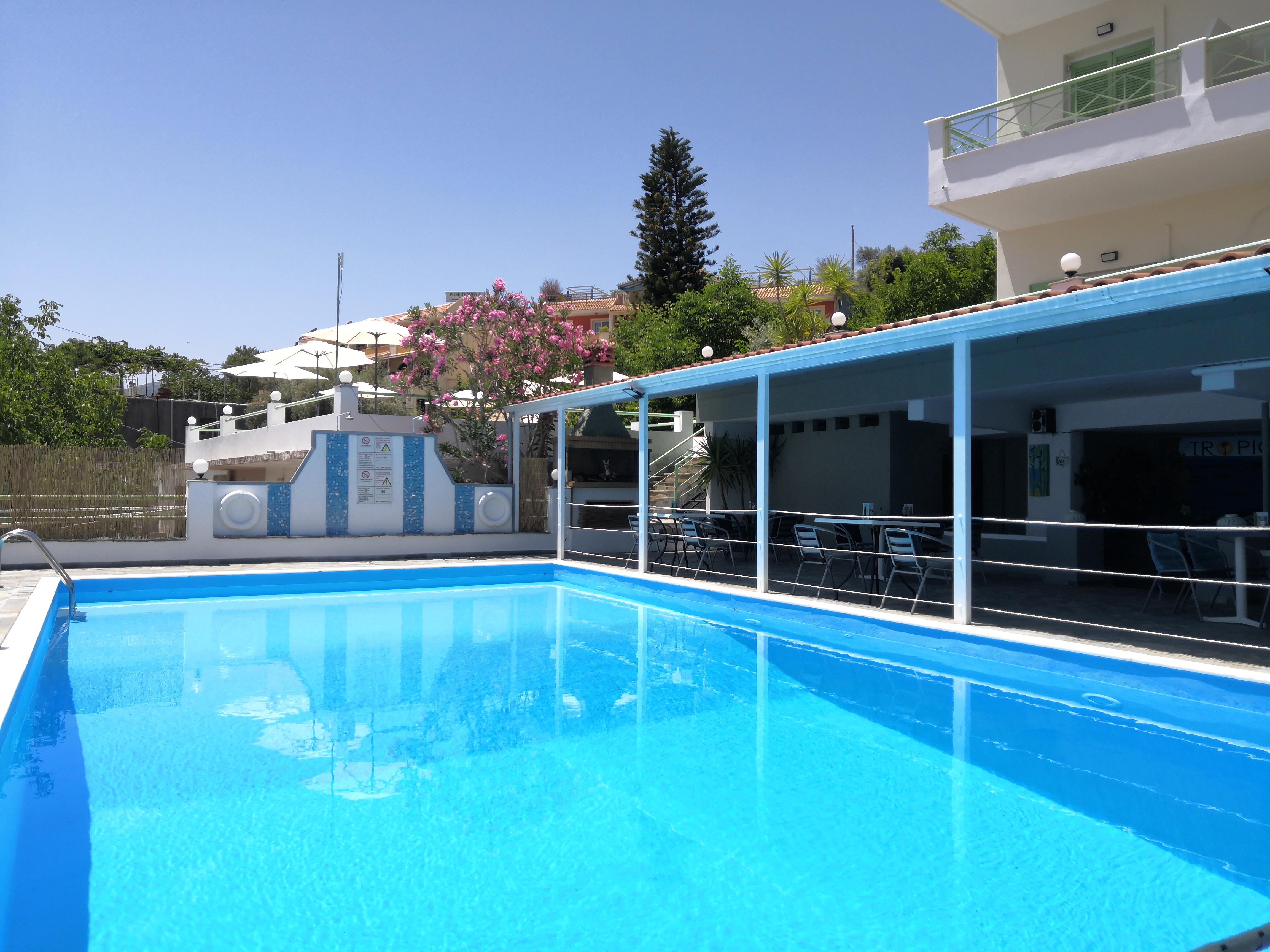 Tropicana Inn Нидри Екстериор снимка