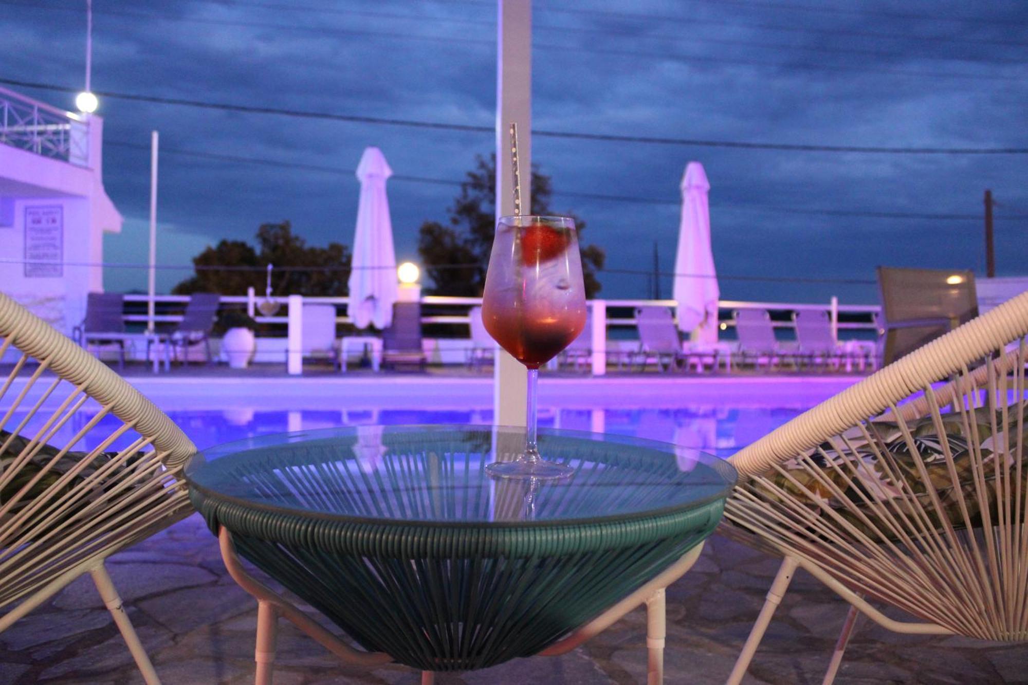Tropicana Inn Нидри Екстериор снимка
